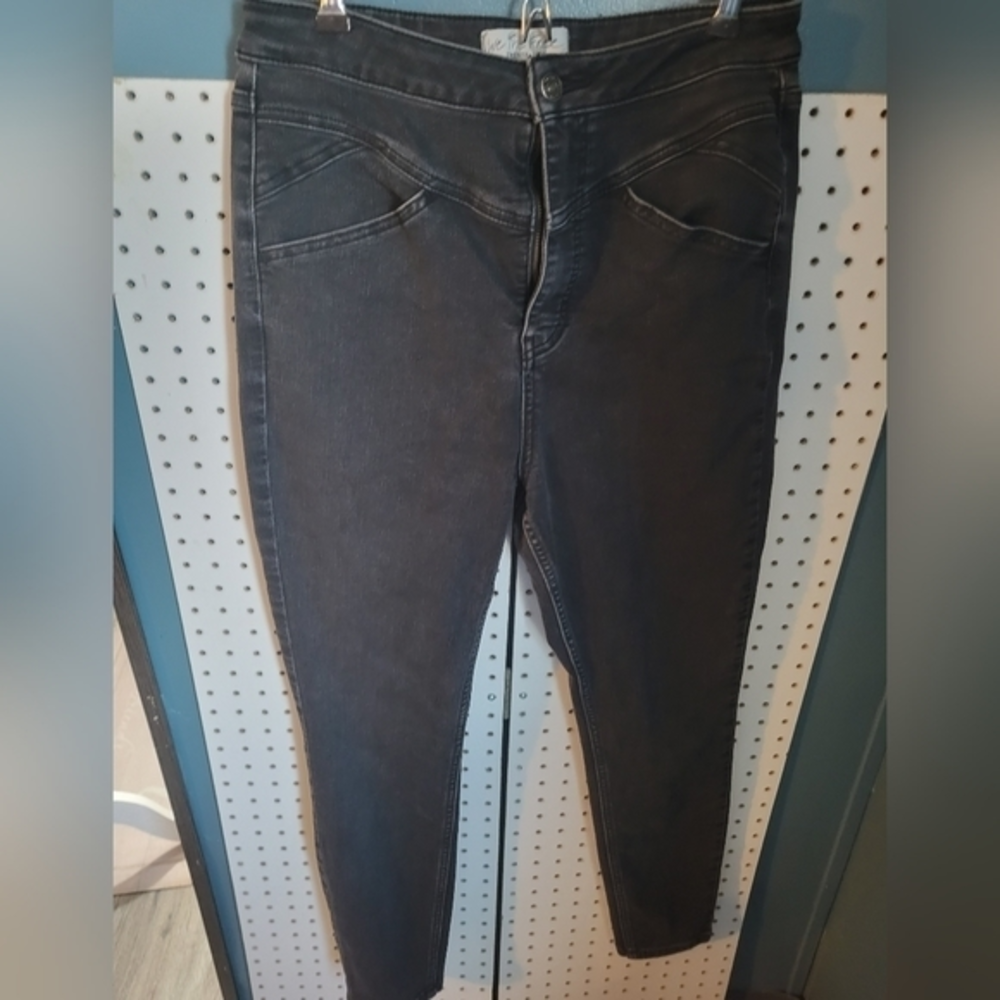 We The Free size 29‎ black jeans